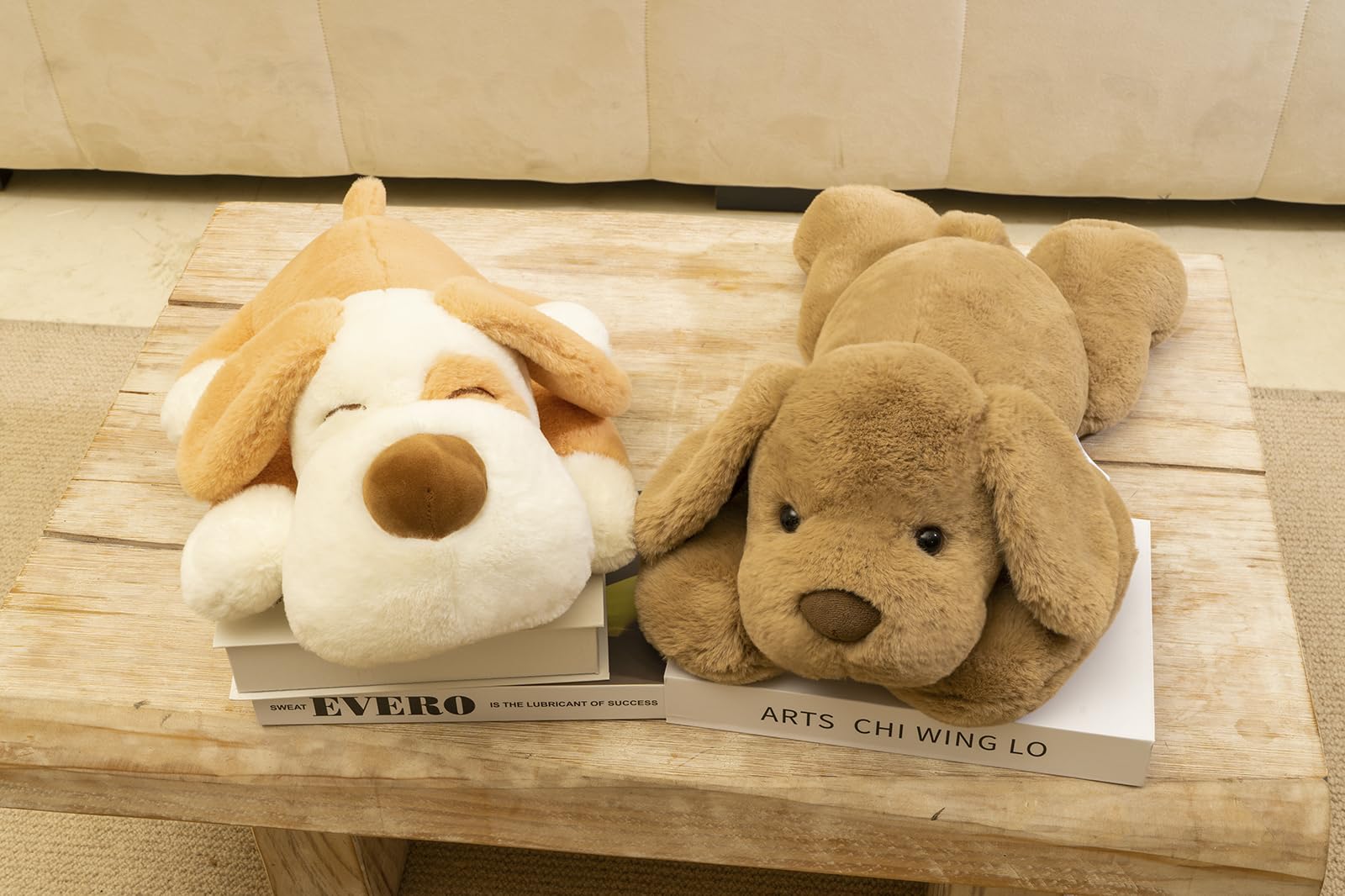 Niuniu Daddy weighted dog plush bedtime snuggle demonstrates calming comfort at night