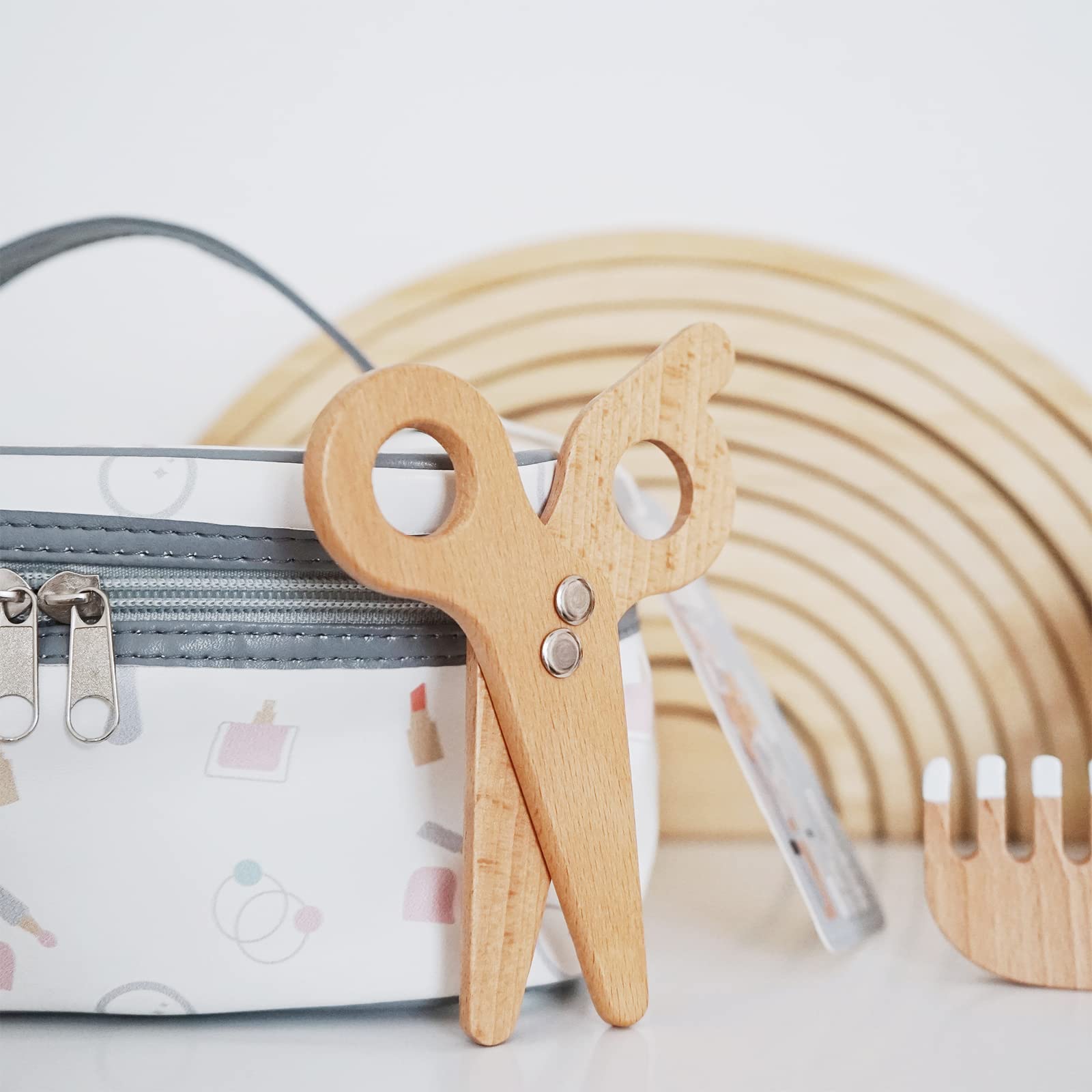 Nunukids complete 15-piece set supports creative dressing-up play.