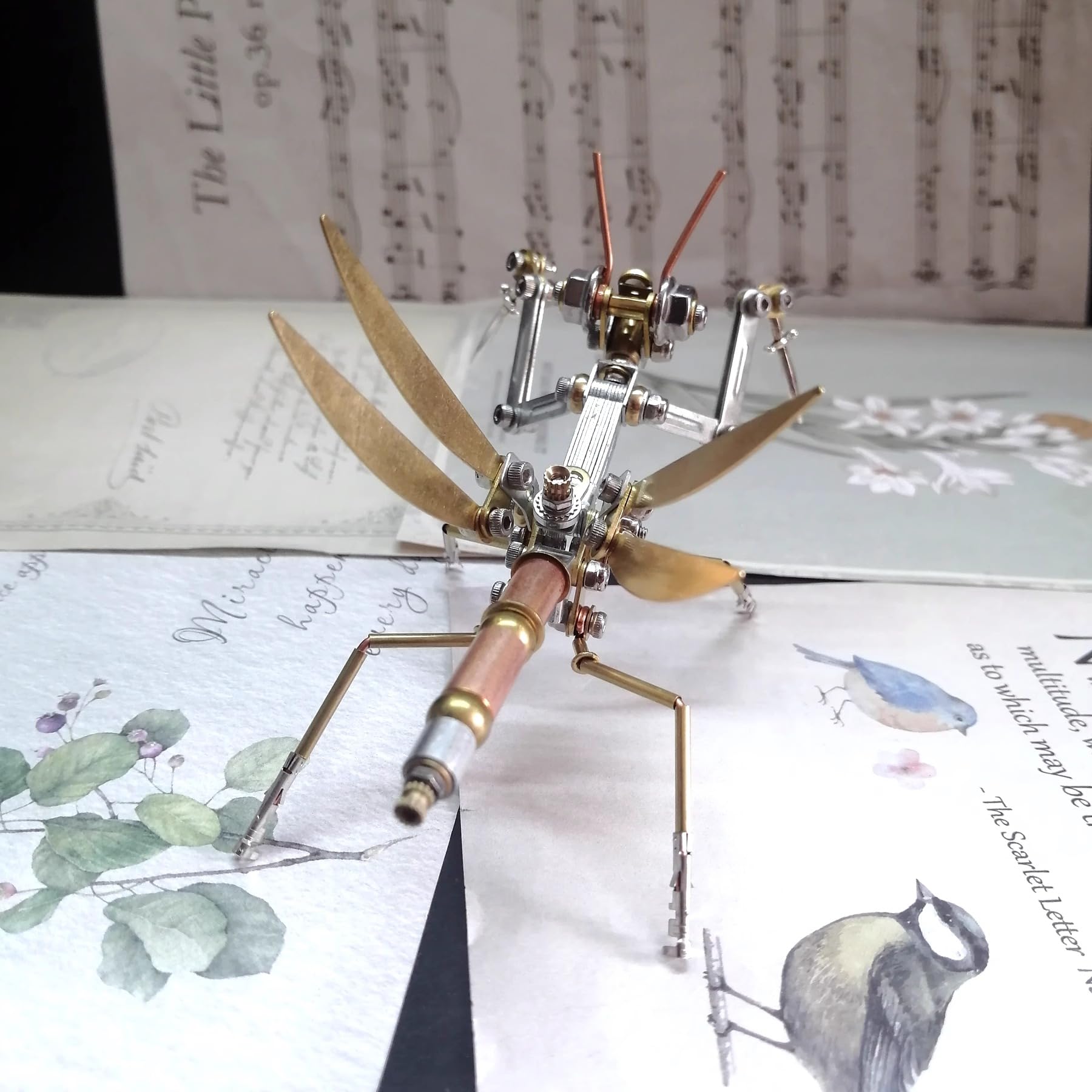 NUOSHANZS desk sculpture featuring finished piece ready for display and gifting.