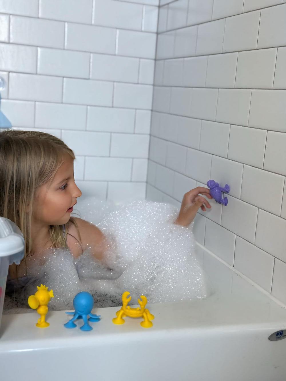 ODELA Genius Sucker Toys sea animals color collection – encourages sensory exploration during water play.