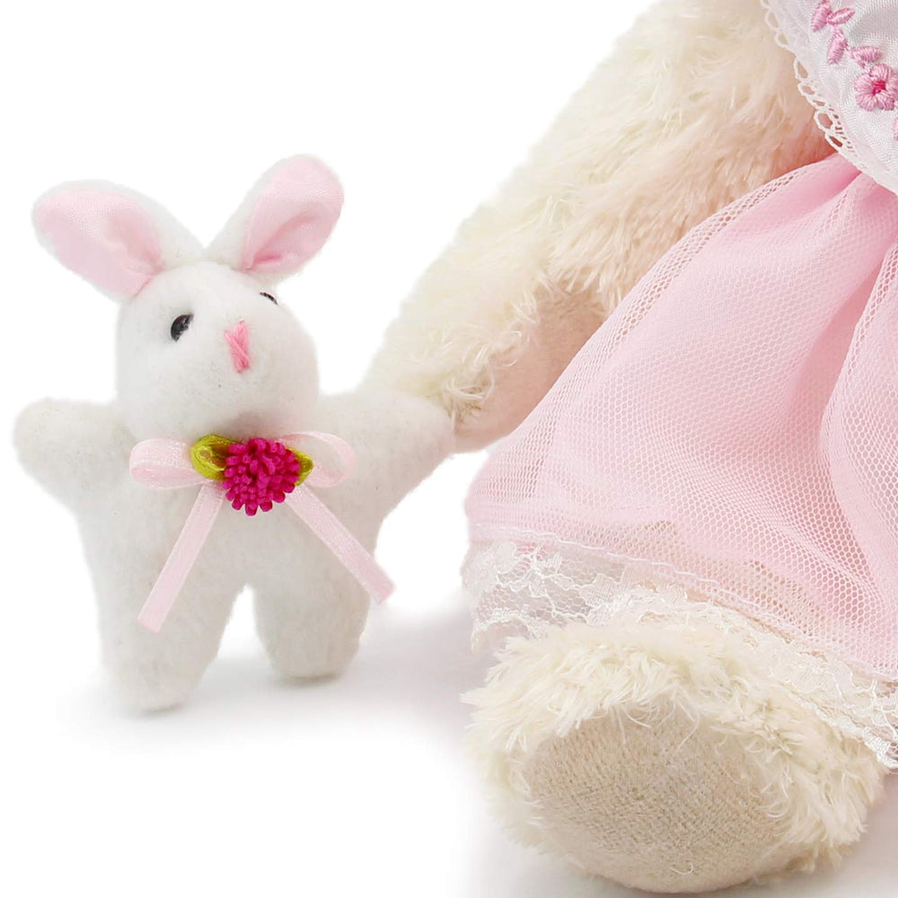 oitscute brown and white plush emphasizes classic design and warmth