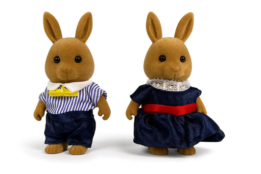 OLEOCA Brookfield Family rabbits with removable outfits for imaginative, story-driven play.