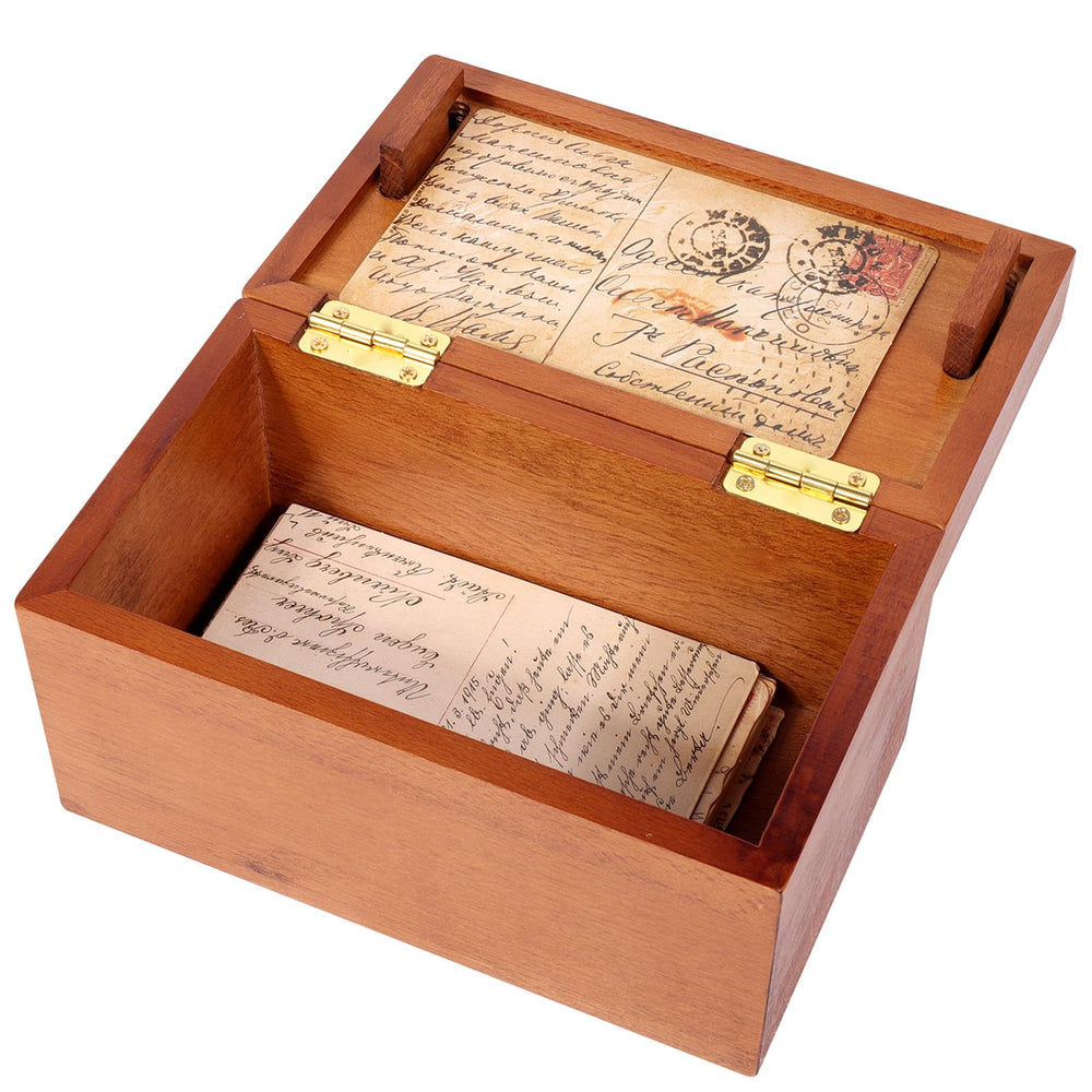 Onietoiy retro green packaging emphasizes nostalgic style and gift-ready presentation.