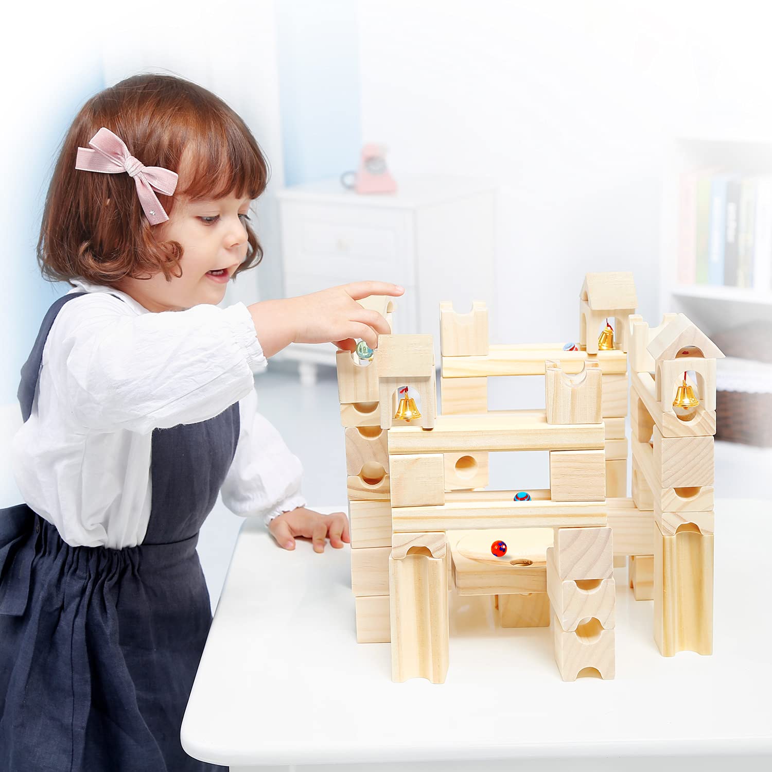 Close-up of natural pine wood surface on Onshine marble run