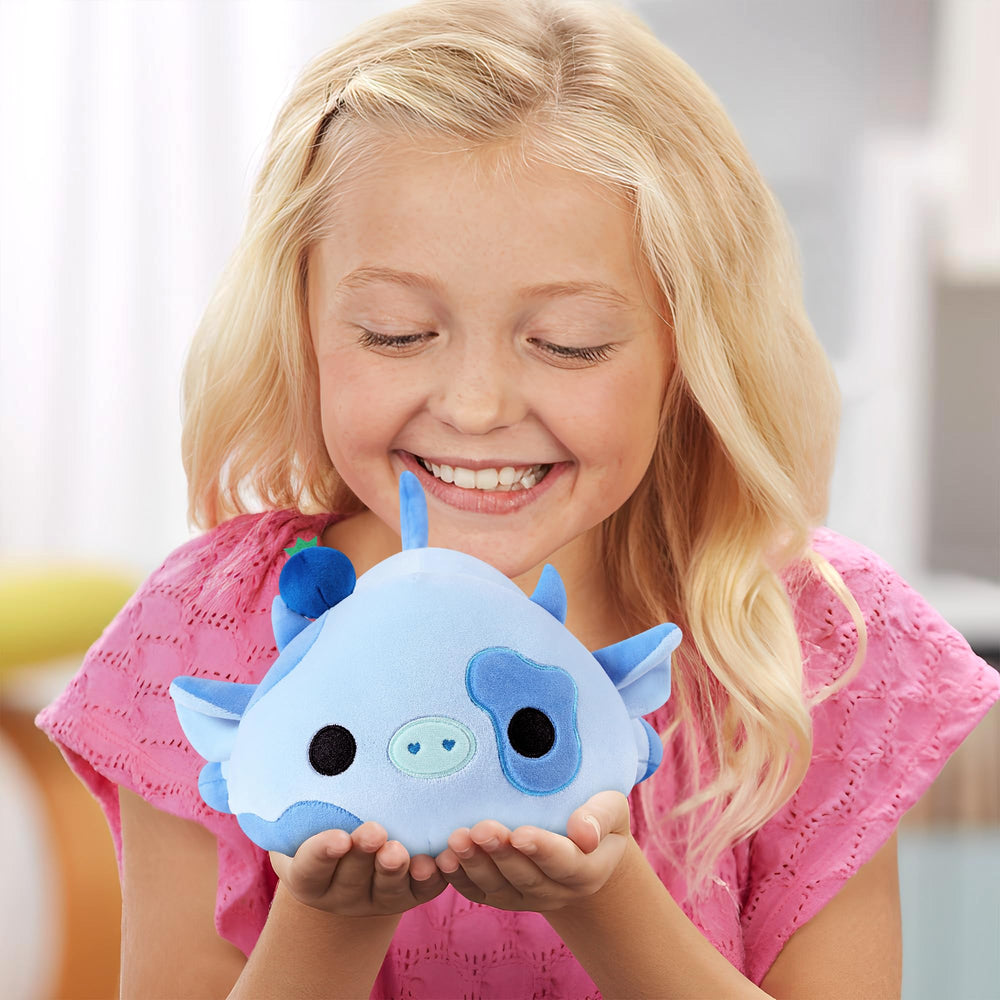 Onsoyours 9-inch cow plush hug-size ideal for hands and travel.