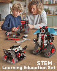 Opmind boar model highlights gears, motion, and imaginative engineering play.