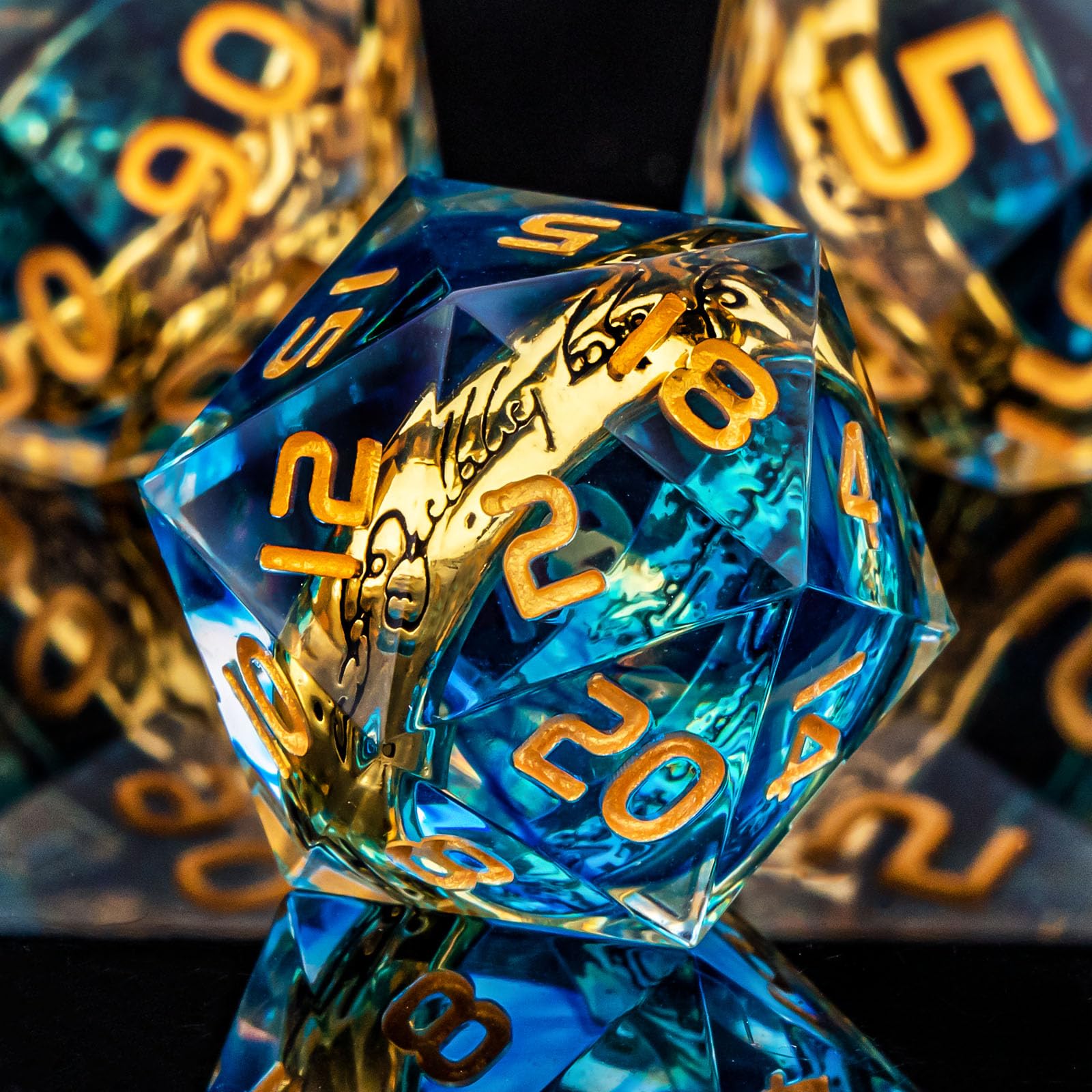 OUKELANWO seven-piece resin dice in blue gold for RPG sessions
