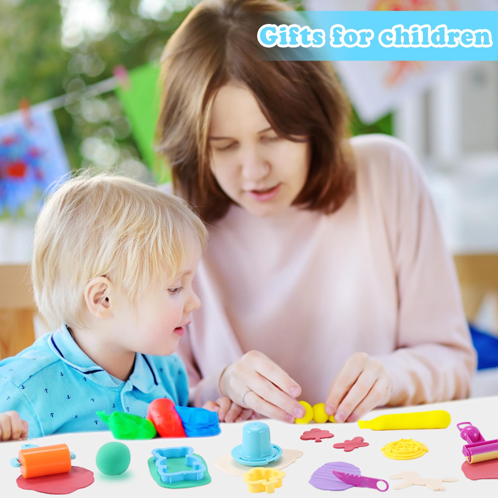 Oun Nana dough mat and storage bag keep play spaces clean and organized.