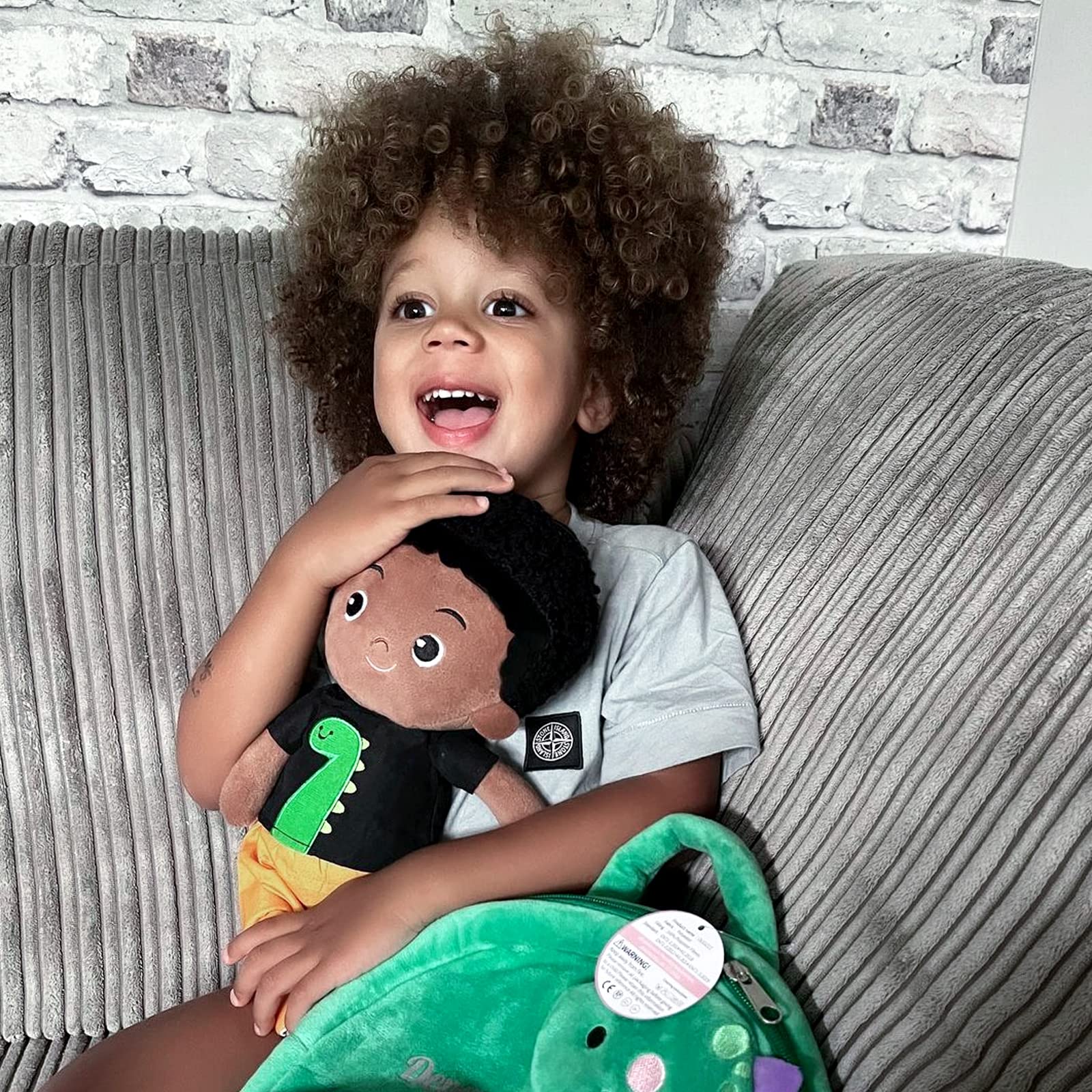 OUOZZZ doll close-up highlights safe, non-toxic fabrics for worry-free care