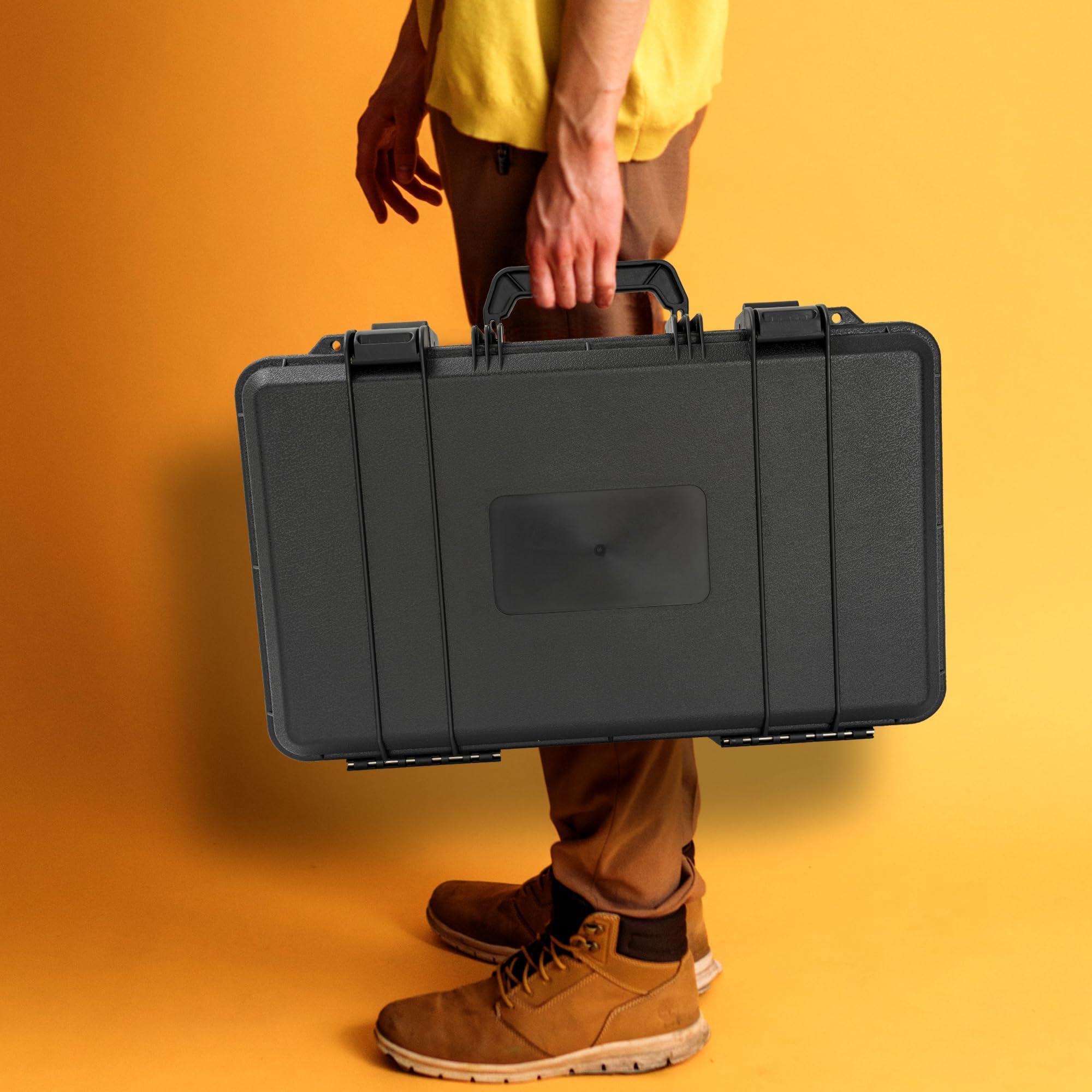 OUUTMEE travel-friendly case fits in bags and shelves.