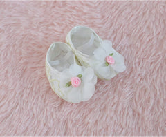 OYESY Reborn shoes with secure closures for pretend outings