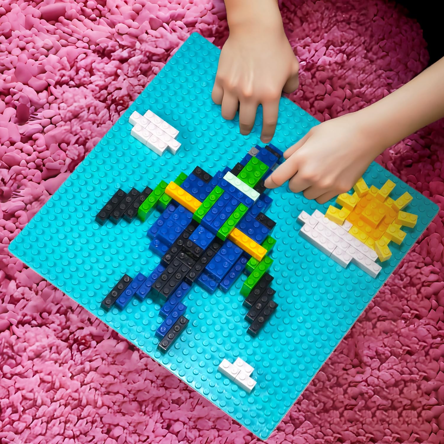 Pairez Toys creative-build scene demonstrates versatile STEM play and imaginative design.