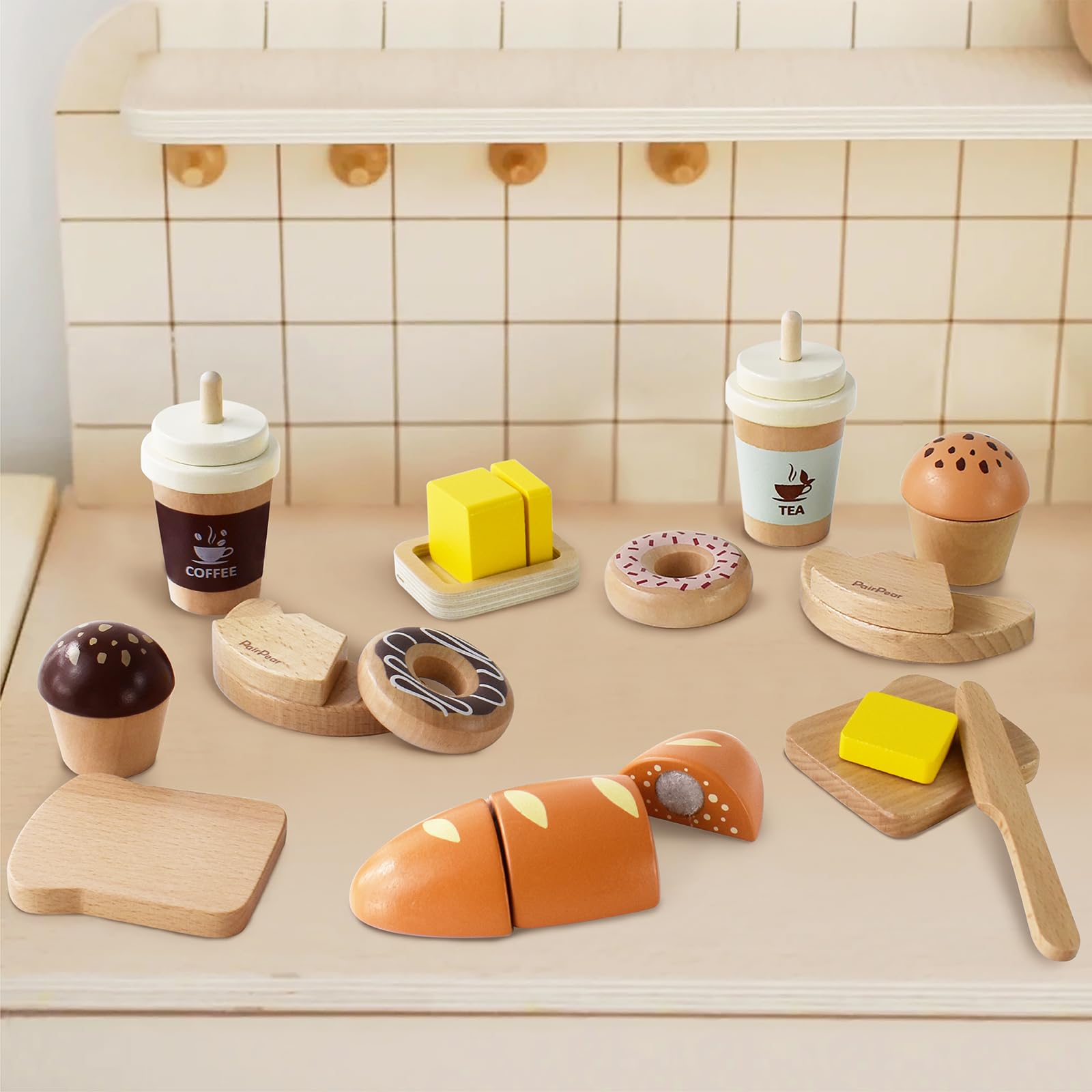 PairPear shopping bag keeps all pieces neat after pretend shopping.