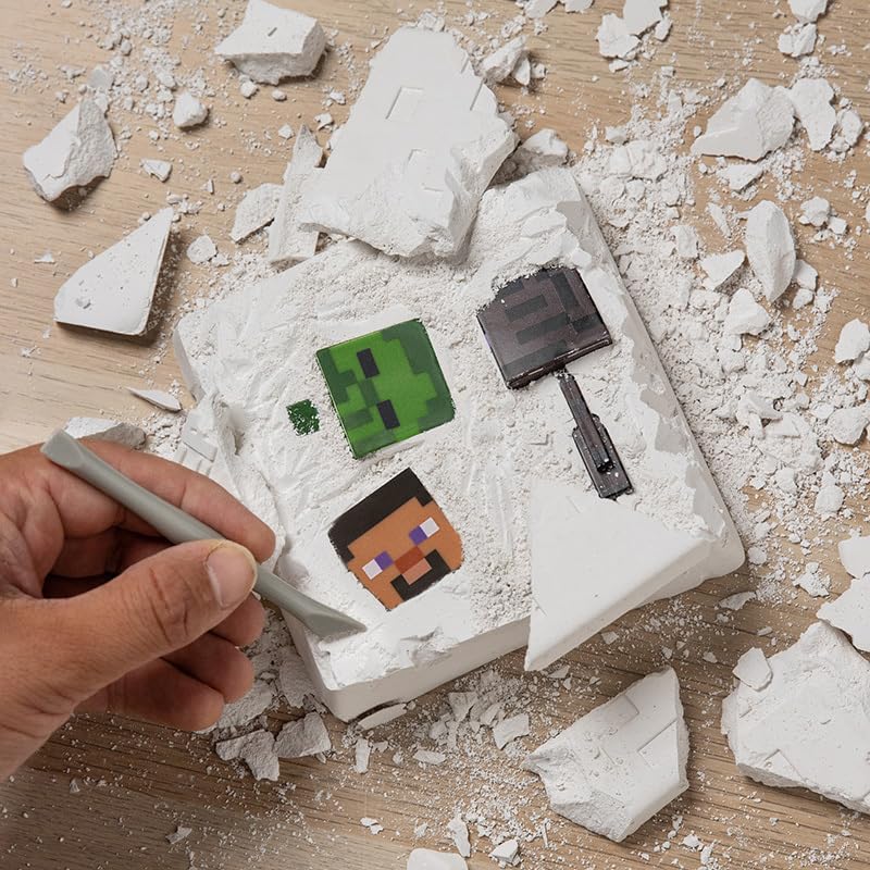Paladone Minecraft Excavation Kit: plaster block for hands-on discovery and digging.