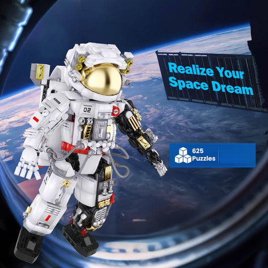 PeachLeaf Astronaut joints close-up—flexible limbs for dynamic poses and display.