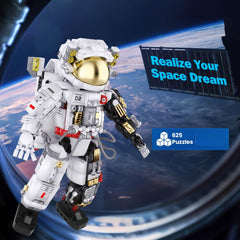PeachLeaf Astronaut joints close-up—flexible limbs for dynamic poses and display.