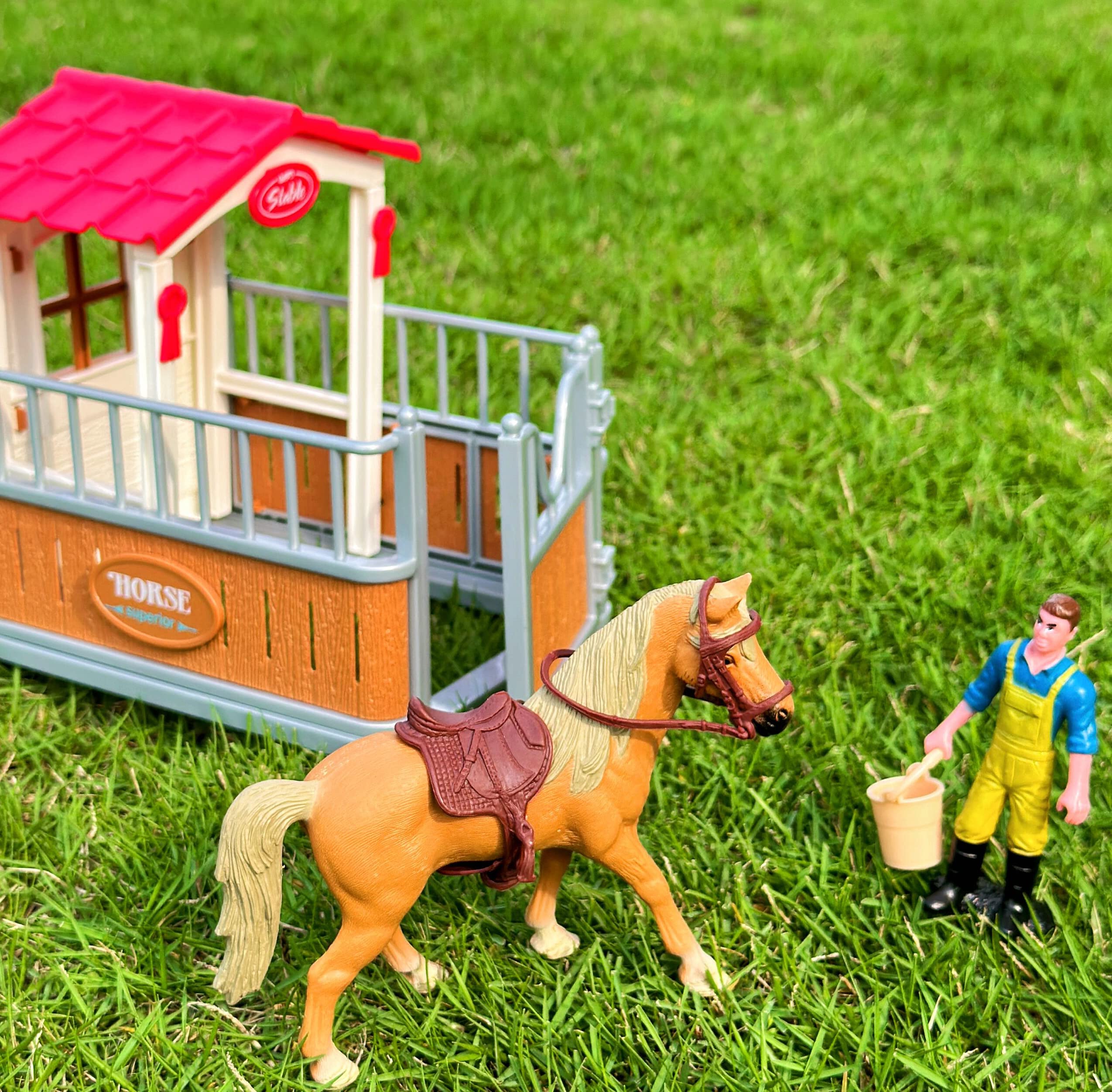 Peagprav horse stable playset fence helps kids explore safety in pretend play.