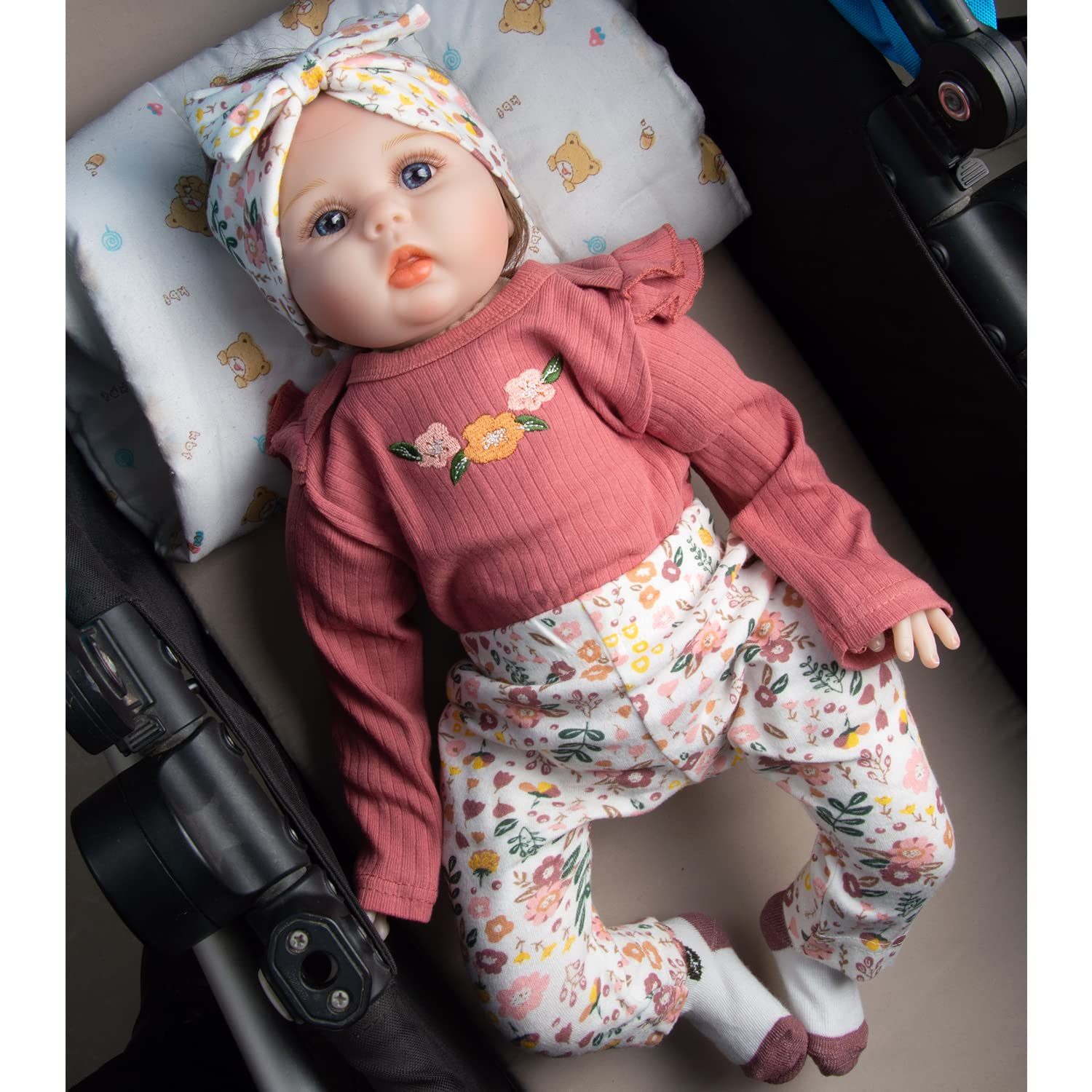 Pedolltree socks 4pcs provide snug warmth and complete outfits