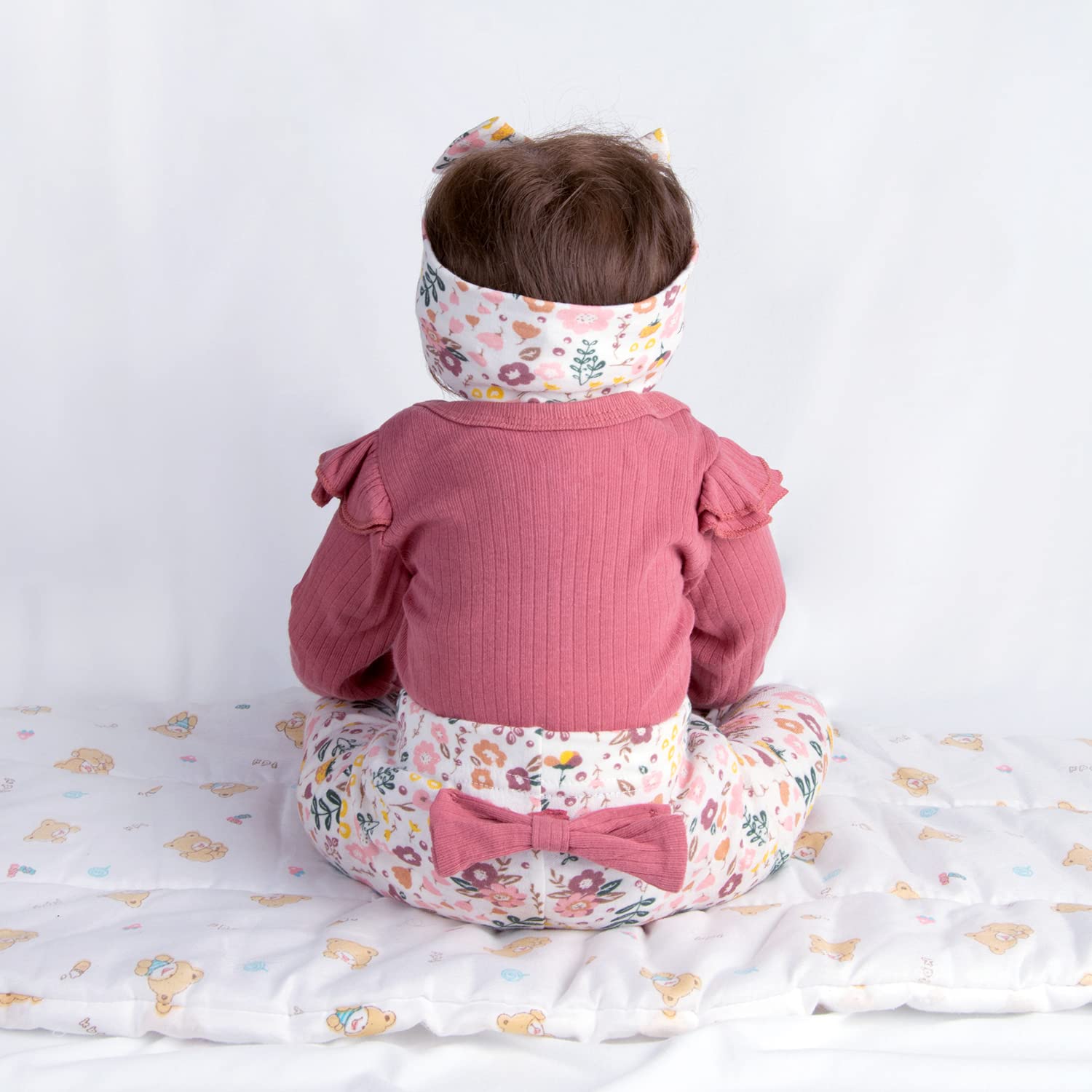 Pedolltree doll trousers ensure comfy wear for extended play sessions