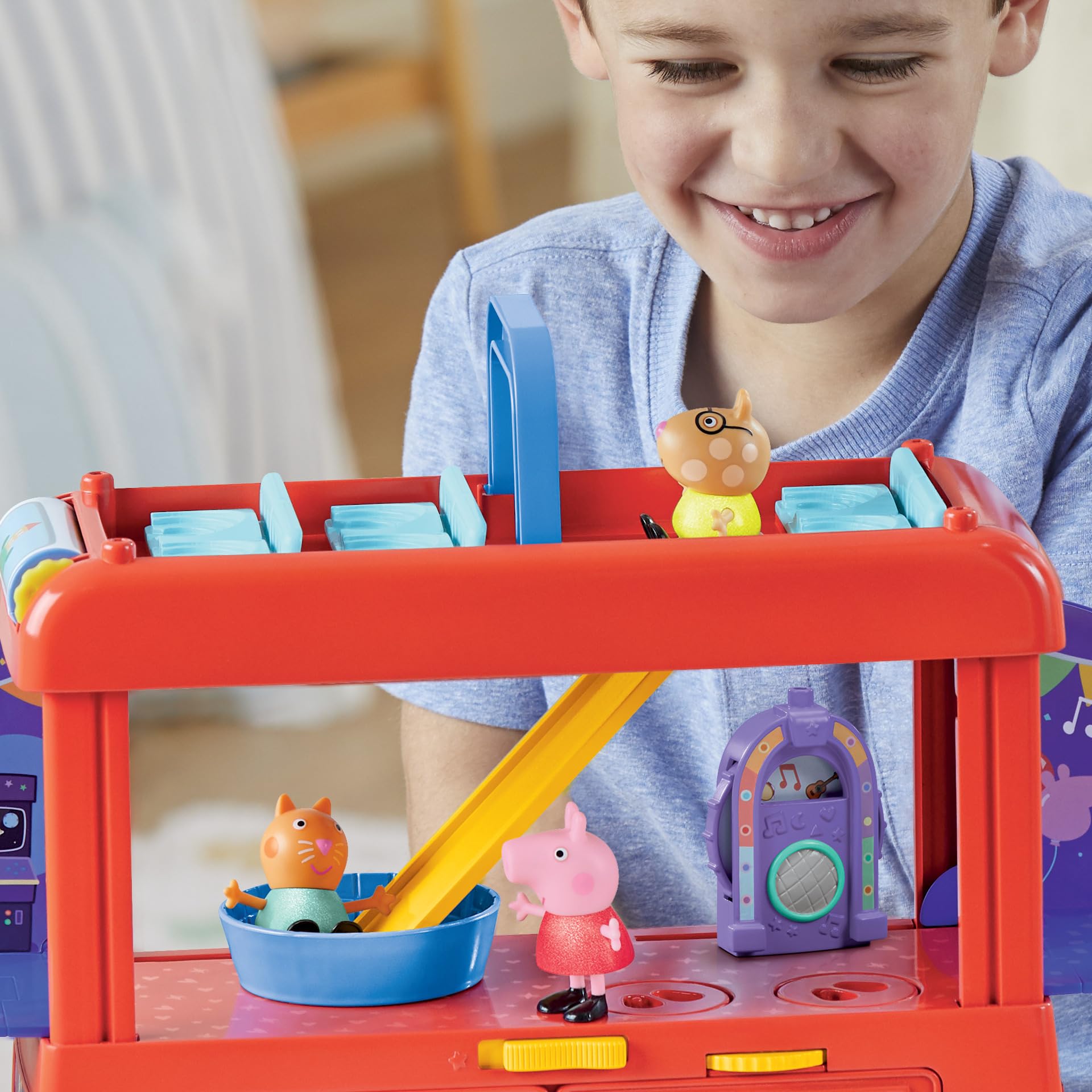 Ball pit accessory from Peppa Pig party set adds interactive fun.