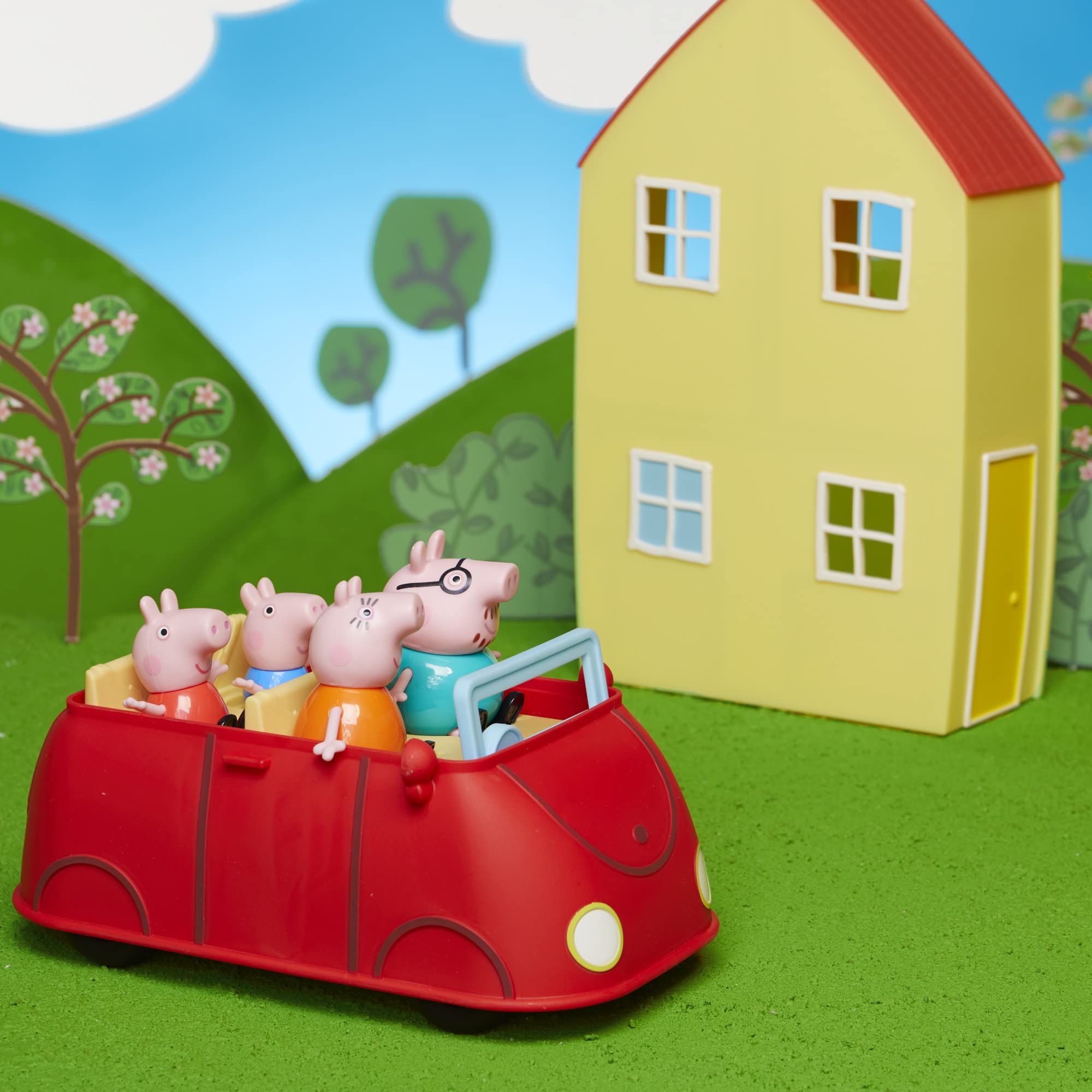 Toilet included for realistic family bathroom role play