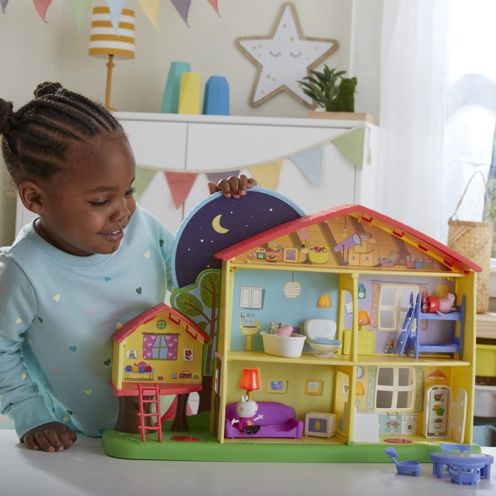 Built-in sounds capture Peppa’s world for immersive play sessions