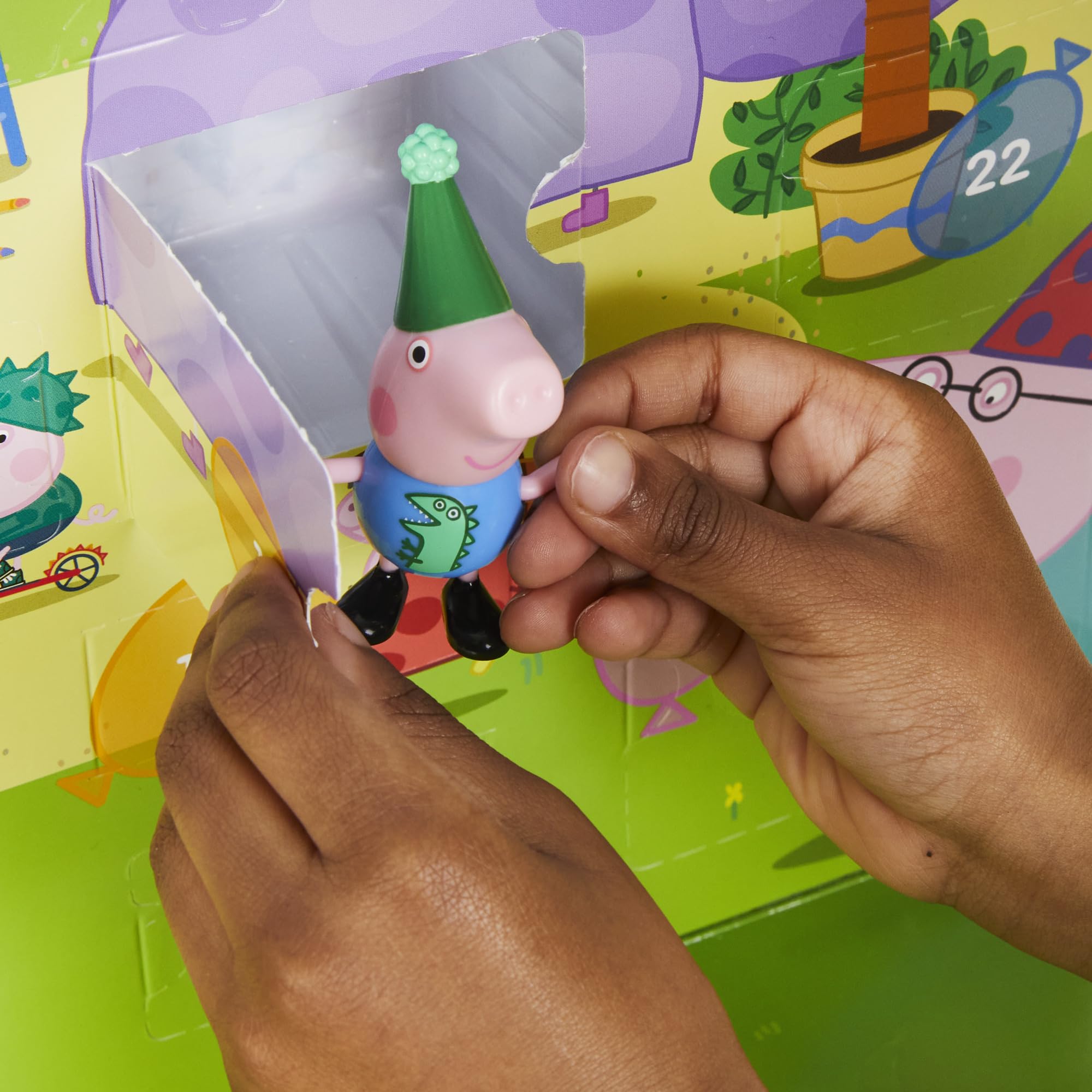 Richard Rabbit 3-inch figure included for dino-themed party scenes