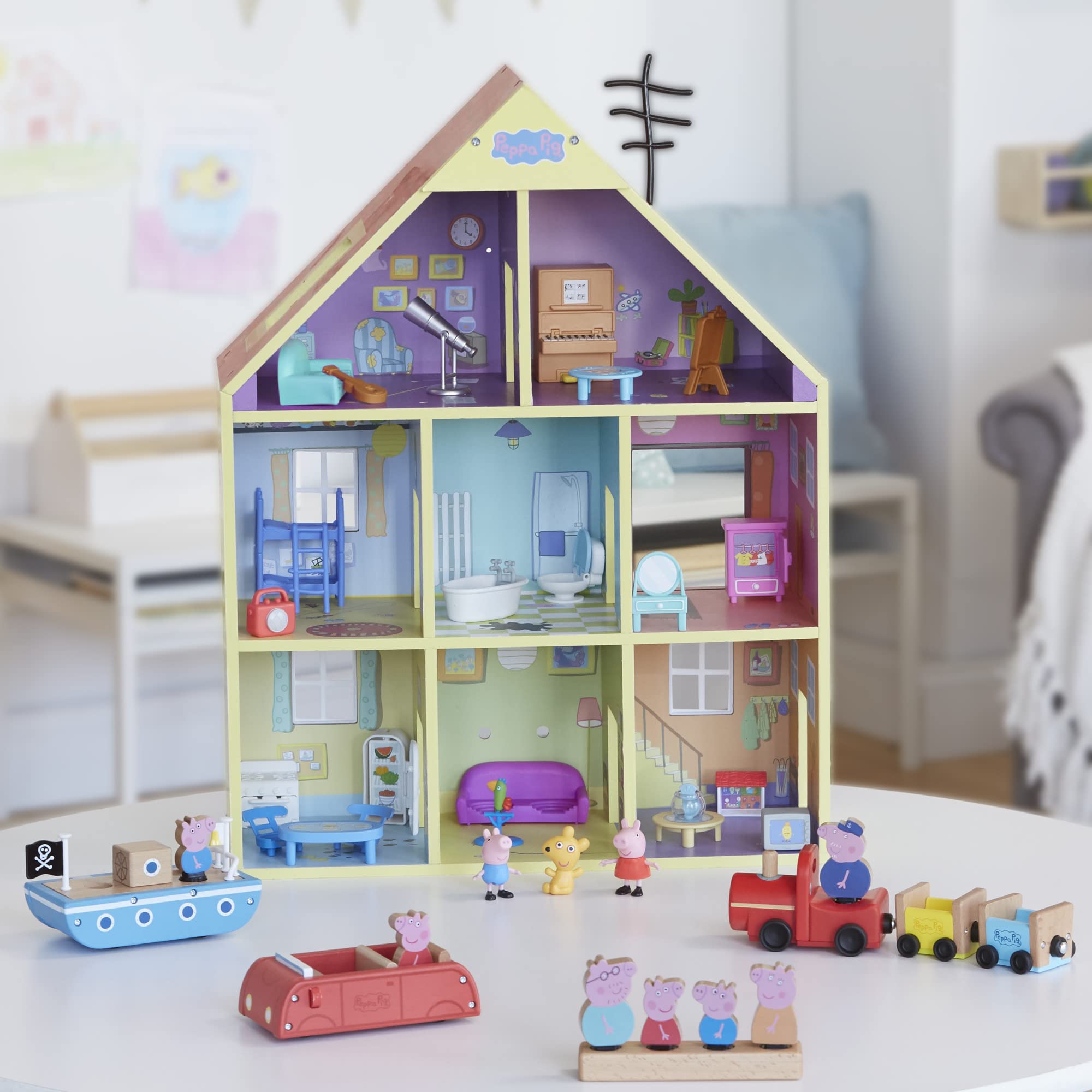 Peppa Pig playhouse interior reveals roomy layout for busy pretend scenes and social play.