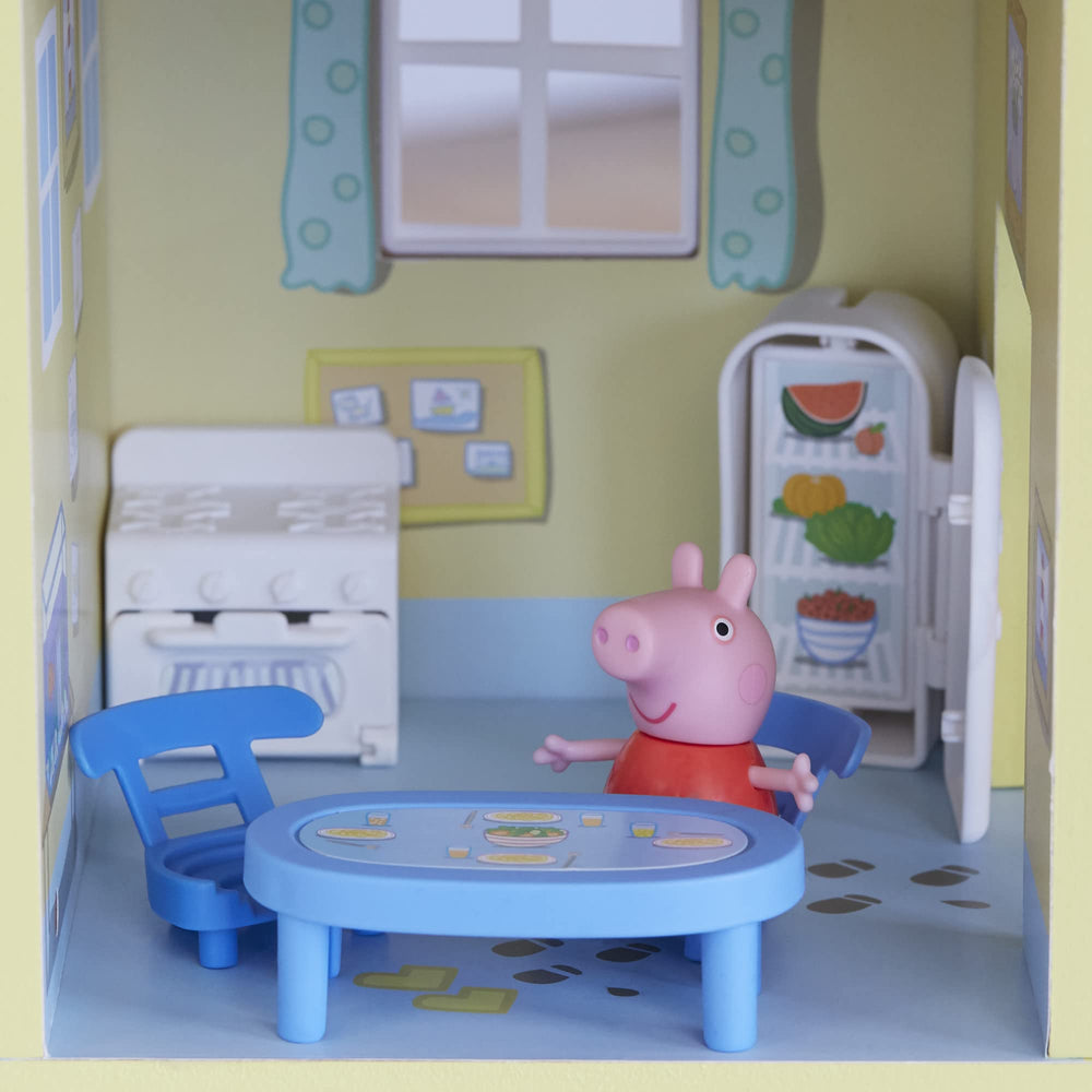 Oven lid opens for dynamic kitchen role-play and cooking stories.