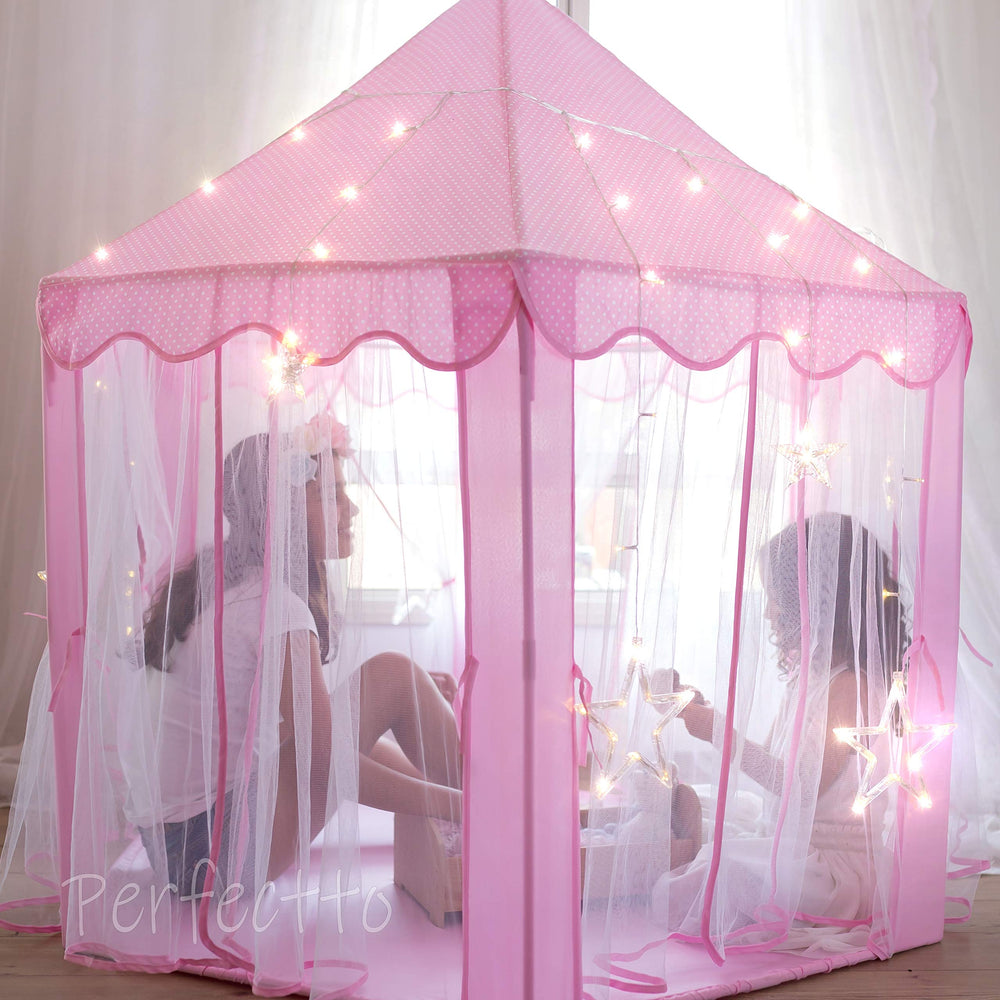 Cozy indoor play with the Perfectto Design princess castle tent in a bedroom