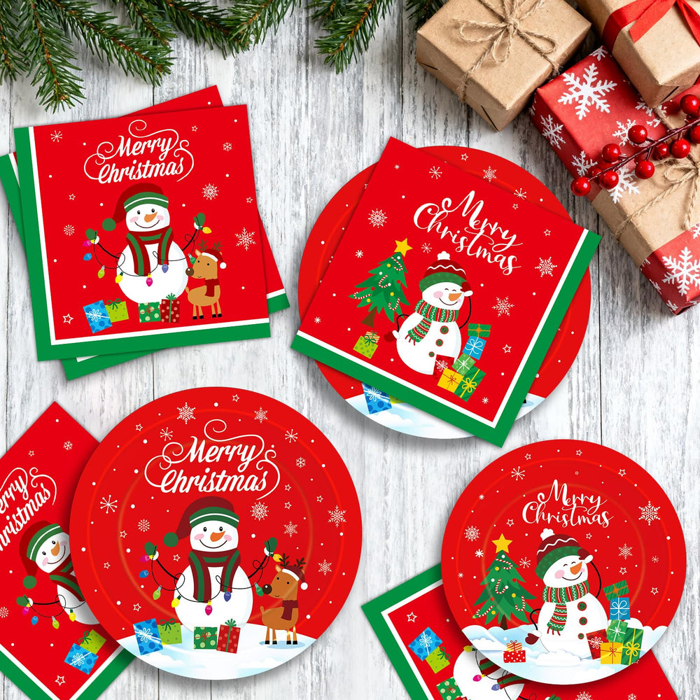 PERFQU Disposable Christmas tableware simplifies cleanup after celebrations.