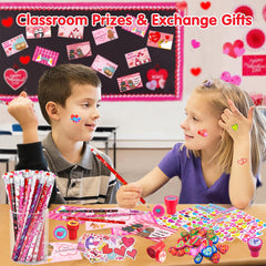 Phaorui gift cards simplify wrapping and customization in classrooms.