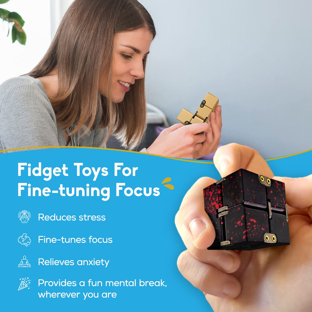 PILPOC theFube Infinity Cube red close-up shows smooth rotation for focus
