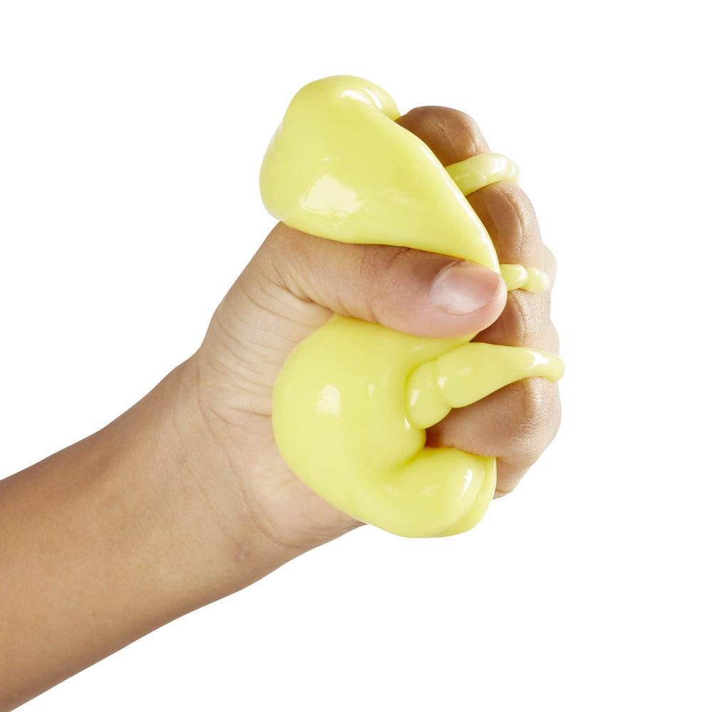 Play-Doh Foam pink strawberry scent provides soft, squishy modeling foam for little hands.