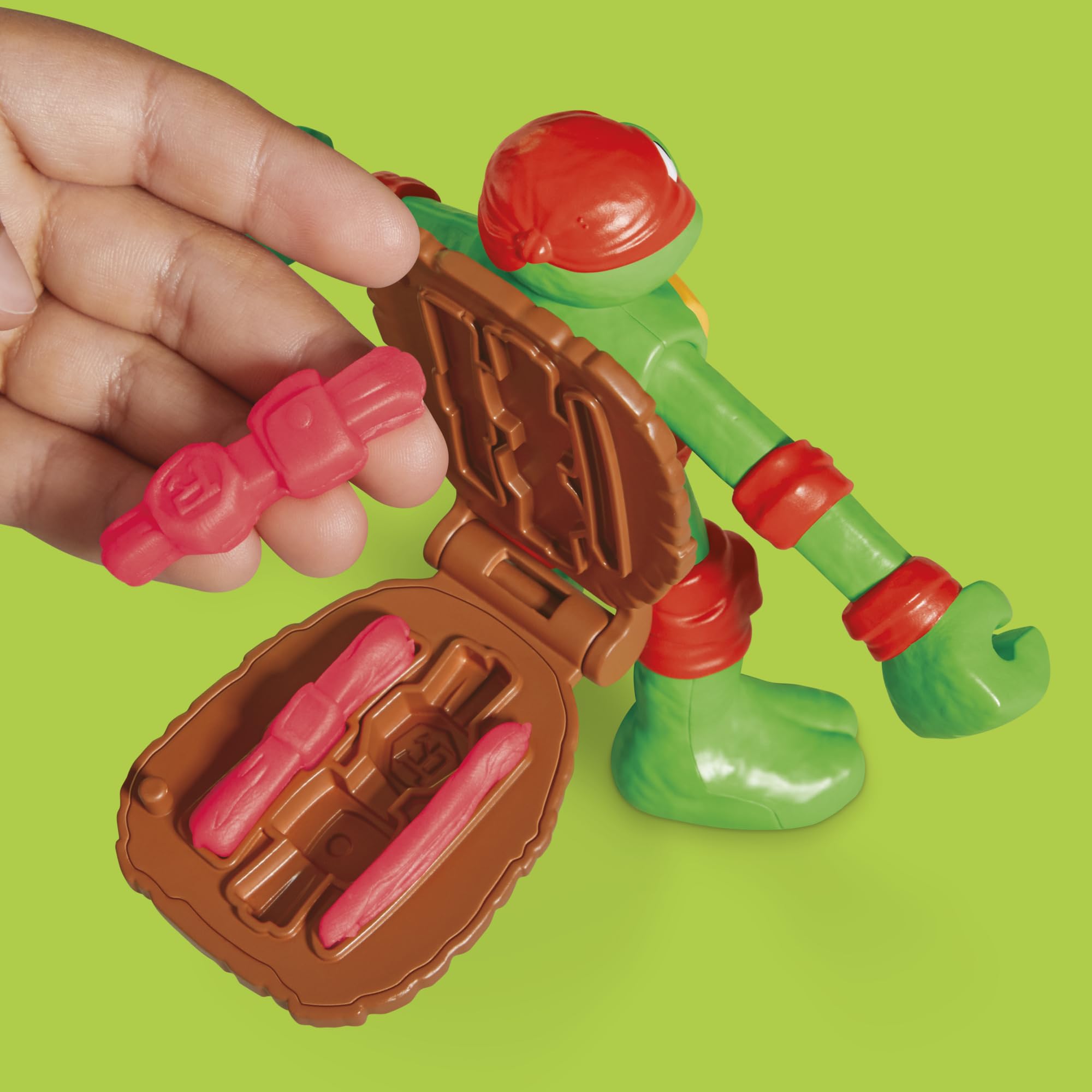 Play-Doh TMNT gear customization with belts and bandoleers fuels creative dress-up play.