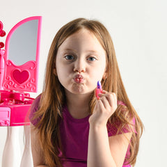 Play22 AA battery-powered features enable lively, kid-friendly play.