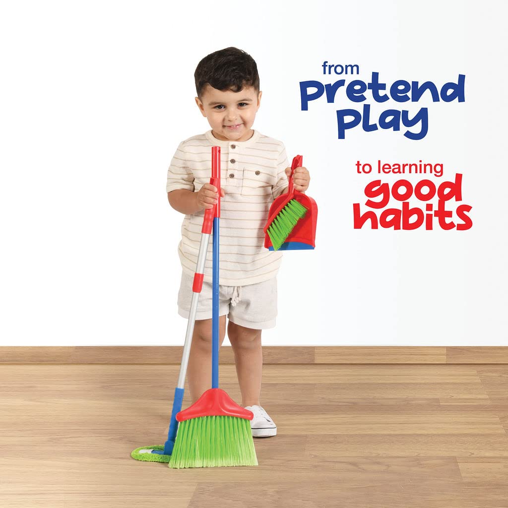 Play22 Kids Cleaning Set mop with extendable handle for realistic cleaning play.