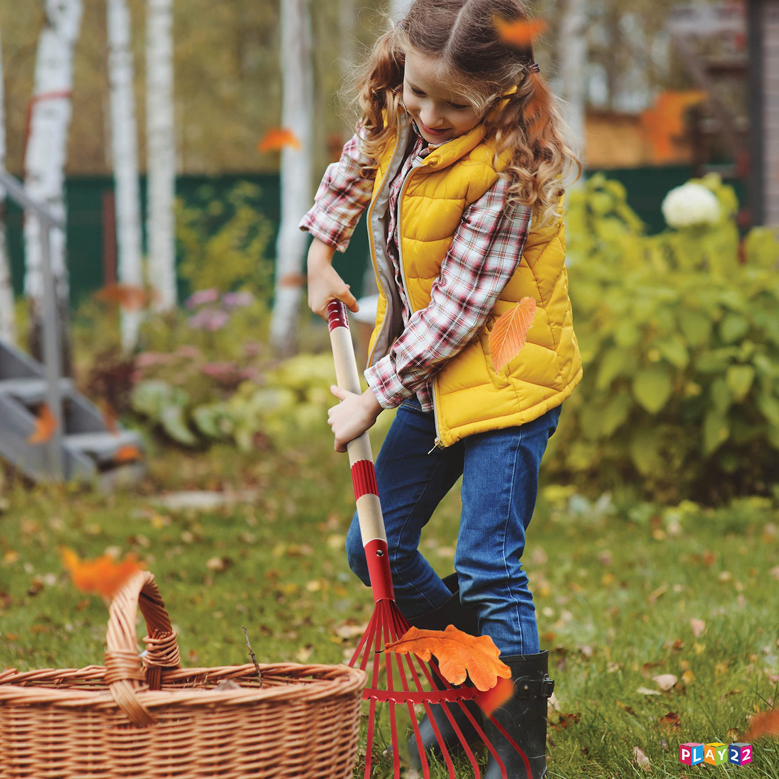 Play22 Kids Garden Tool Set hoe for digging and seedbed prep with little hands