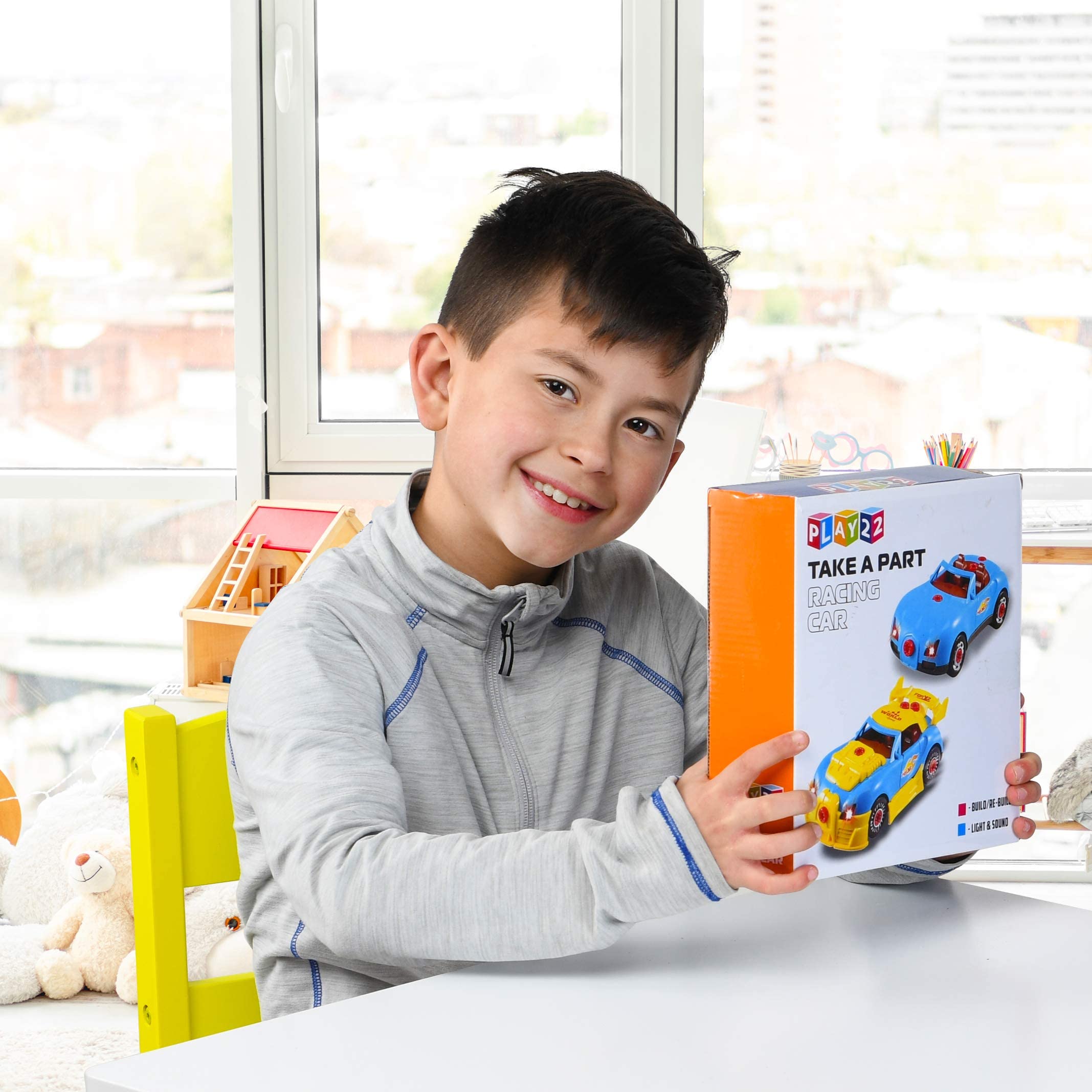 Play22 ten interchangeable parts to remix and redesign cars