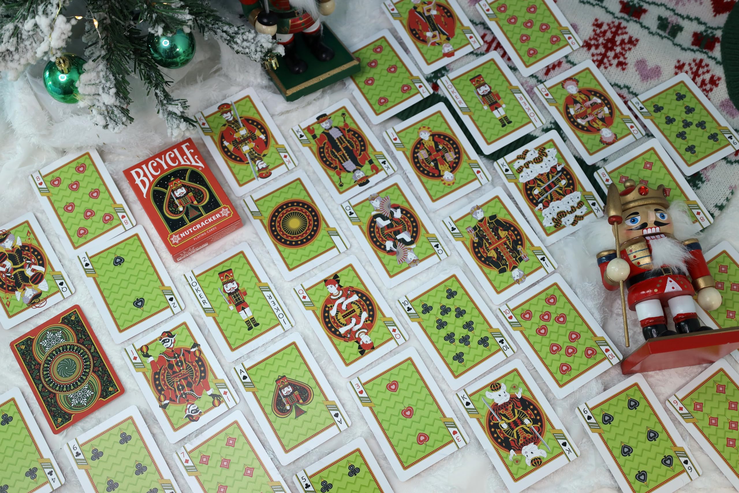 PLAYING CARD DECKS Dance lovers gift set suits performances and gift exchanges.