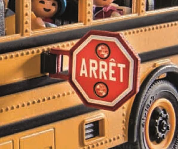 Playmobil School Bus removable roof enables quick access for play scenes.