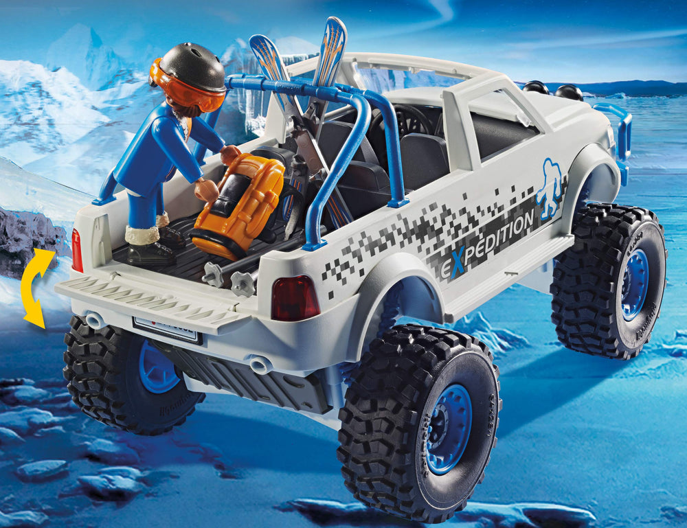 Playmobil Snow Beast Expedition poles support balanced trekking across icy terrain.