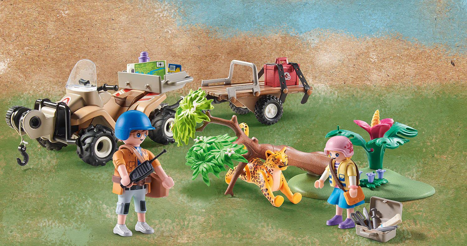 Playmobil Wiltopia quad trailer carries a wounded jaguar for quick medical care.