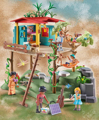 Playmobil Wiltopia tree house roof with solar panel for eco-friendly scenarios.