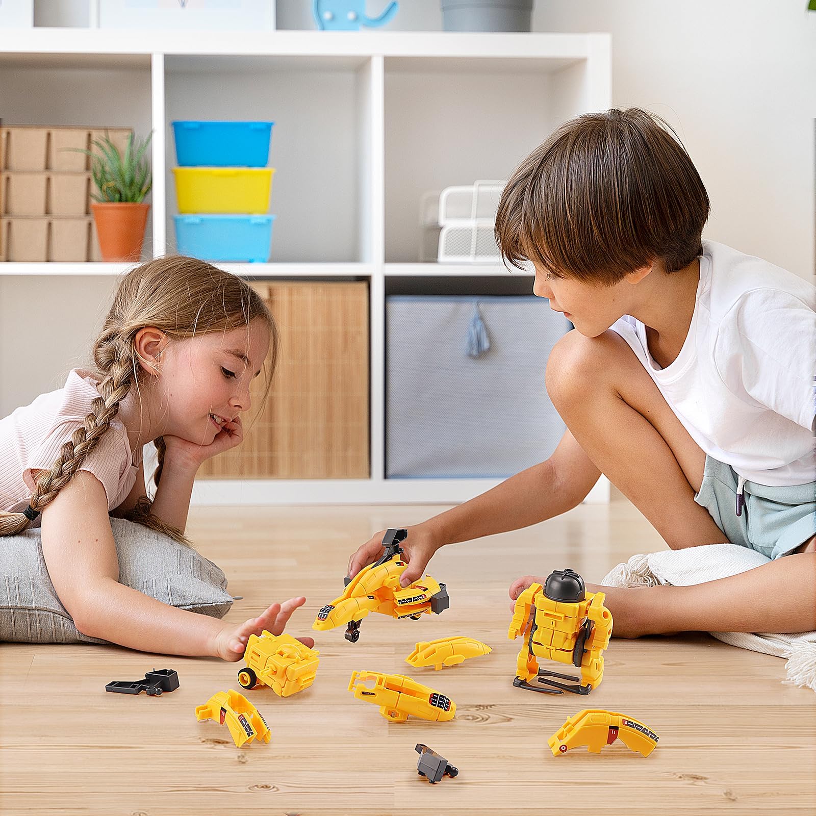 Robot powered by batteries or a capacitor for flexible play.