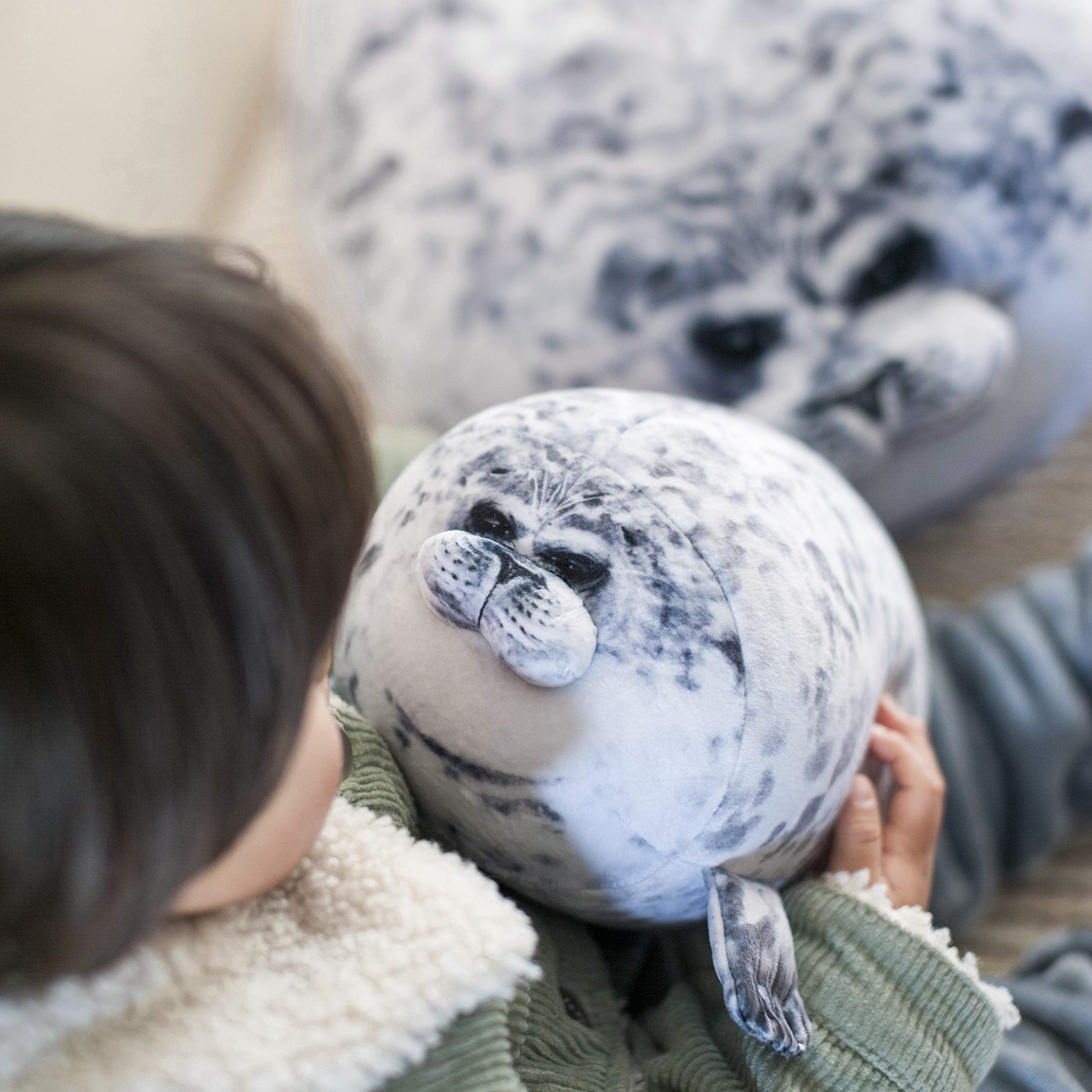 Plupiapio Seal Pillow ships vacuum-packed and quickly recovers after unpacking.