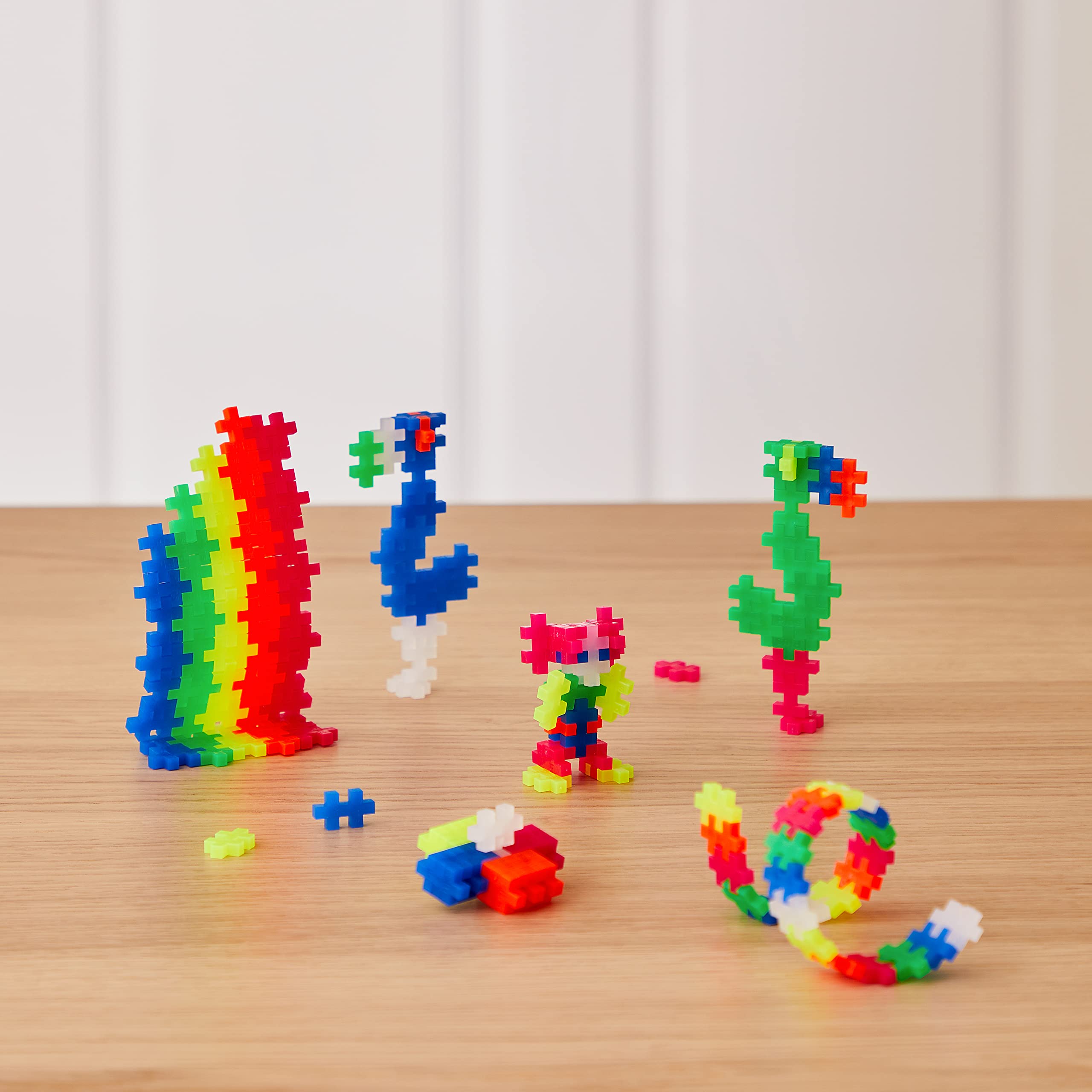 Plus Plus On-the-Go travel pack shows portable, mess-free creativity.