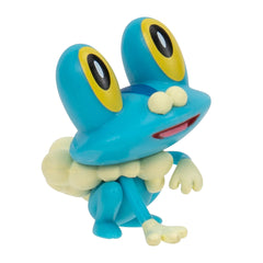 Pokémon PKW3133 Clip'n'Go Poke Ball with belt clip for easy carry.