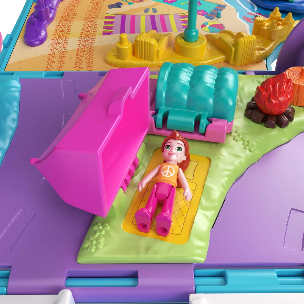 Polly Pocket igloo scene with polar bears for cozy storytelling adventures.