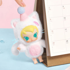POP MART Baby Molly vinyl materials highlight durable PVC and safe non-toxic finish.